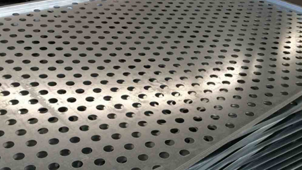 Tấm inox đục lỗ hay còn được gọi là tấm inox đột lỗ
