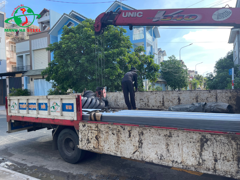 Tôn Thép Mạnh Hà bàn giao 05 tấn thép I và tôn sàn về công trình nhà ở tại Đồng Nai - Ảnh 5
