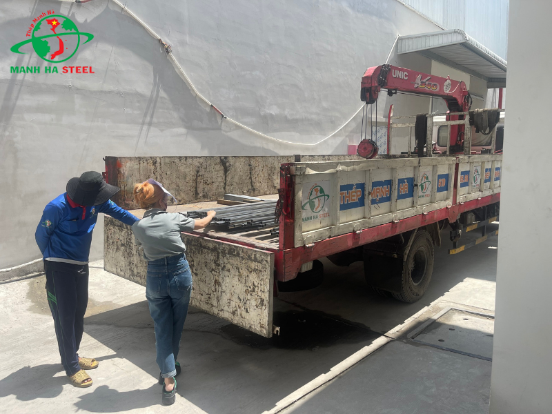 Tôn Thép Mạnh Hà vận chuyển hộp inox 304 về Công ty TNHH Công Nghiệp NEEU tại Trảng Bàng, Tây Ninh Ảnh 4