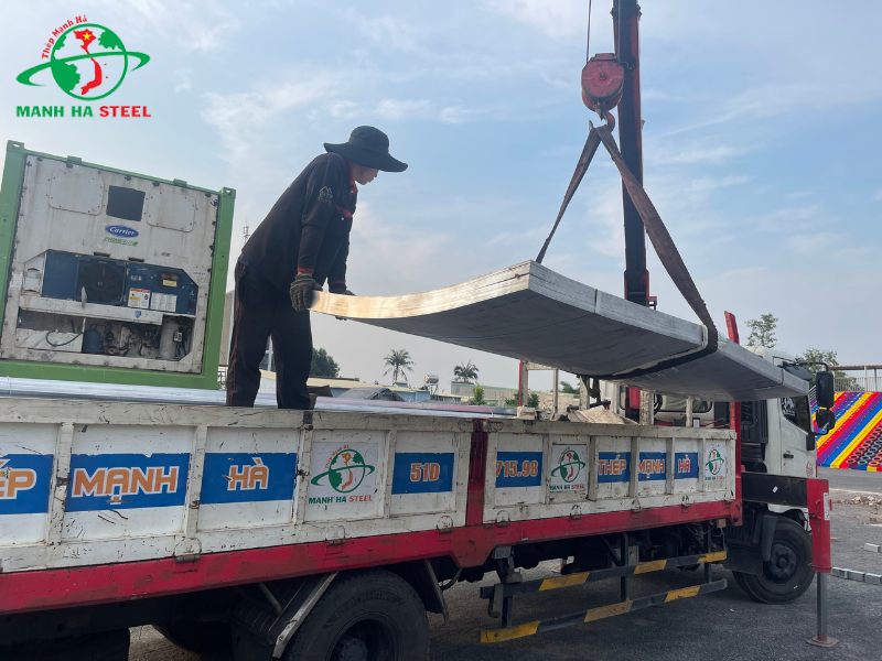 Tôn Thép Mạnh Hà bàn giao thành công thép hộp mạ kẽm và tấm thép về cho công trình khu vui chơi trẻ em ở Long Thọ, Nhơn Trạch, Đồng Nai - Hình 7